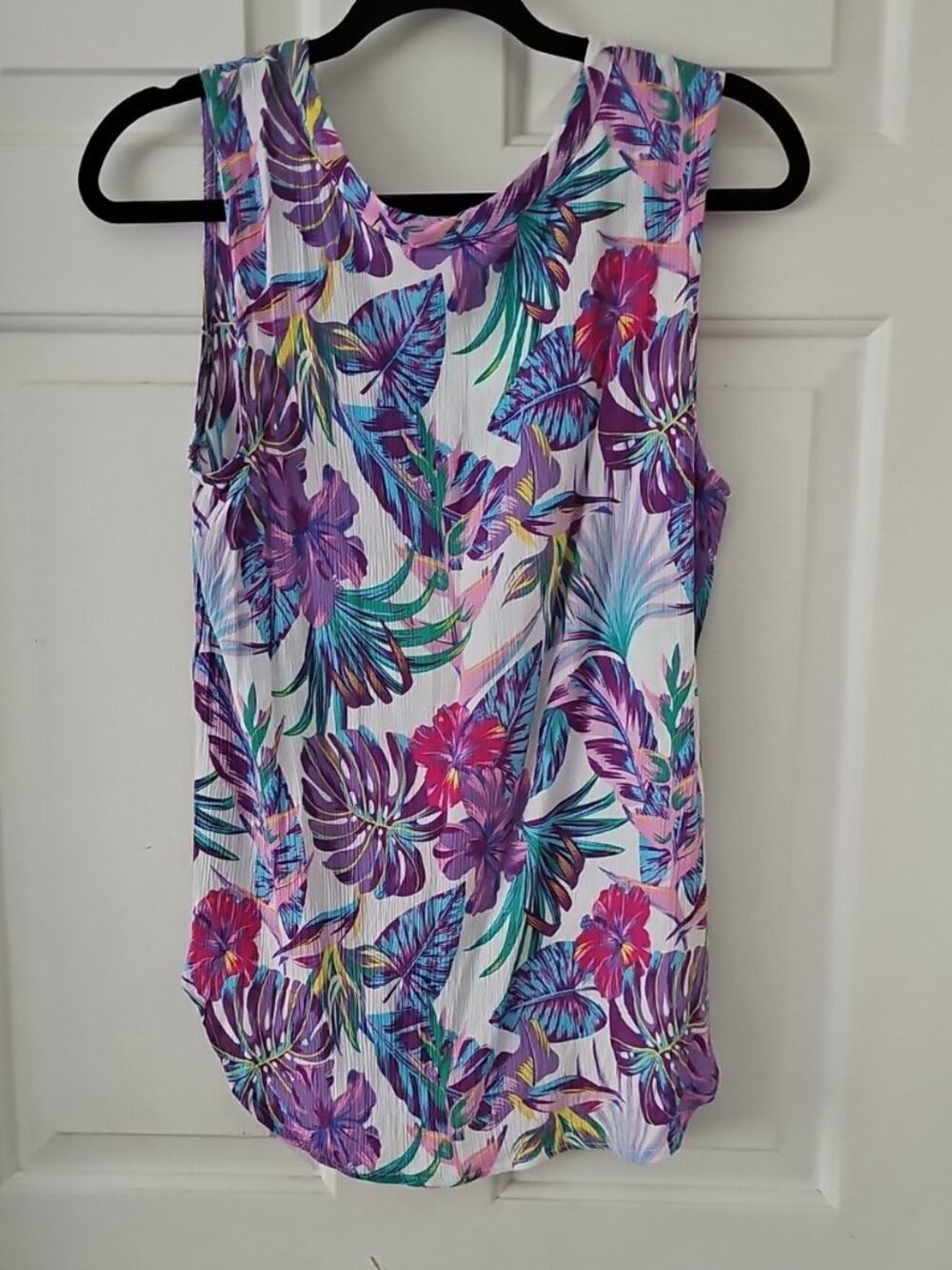 Sleeveless Floral Tropical Print Tank Top - Picture 2 of 2